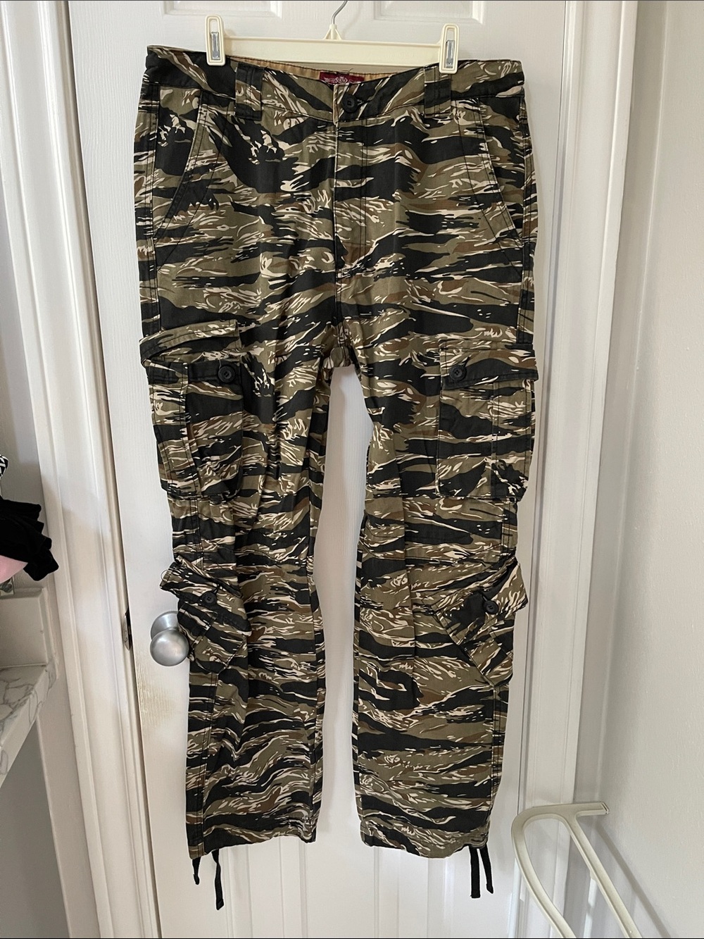 Matchstick Men's Olive & Black Tigerstripe Cargo Pants